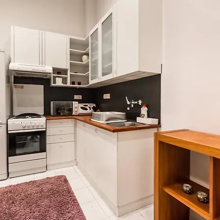 Pozsonyi * Budapest